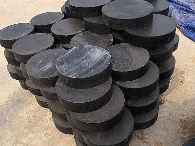 蠡县板式橡胶支座由若干层橡胶片与薄钢板经加压硫化